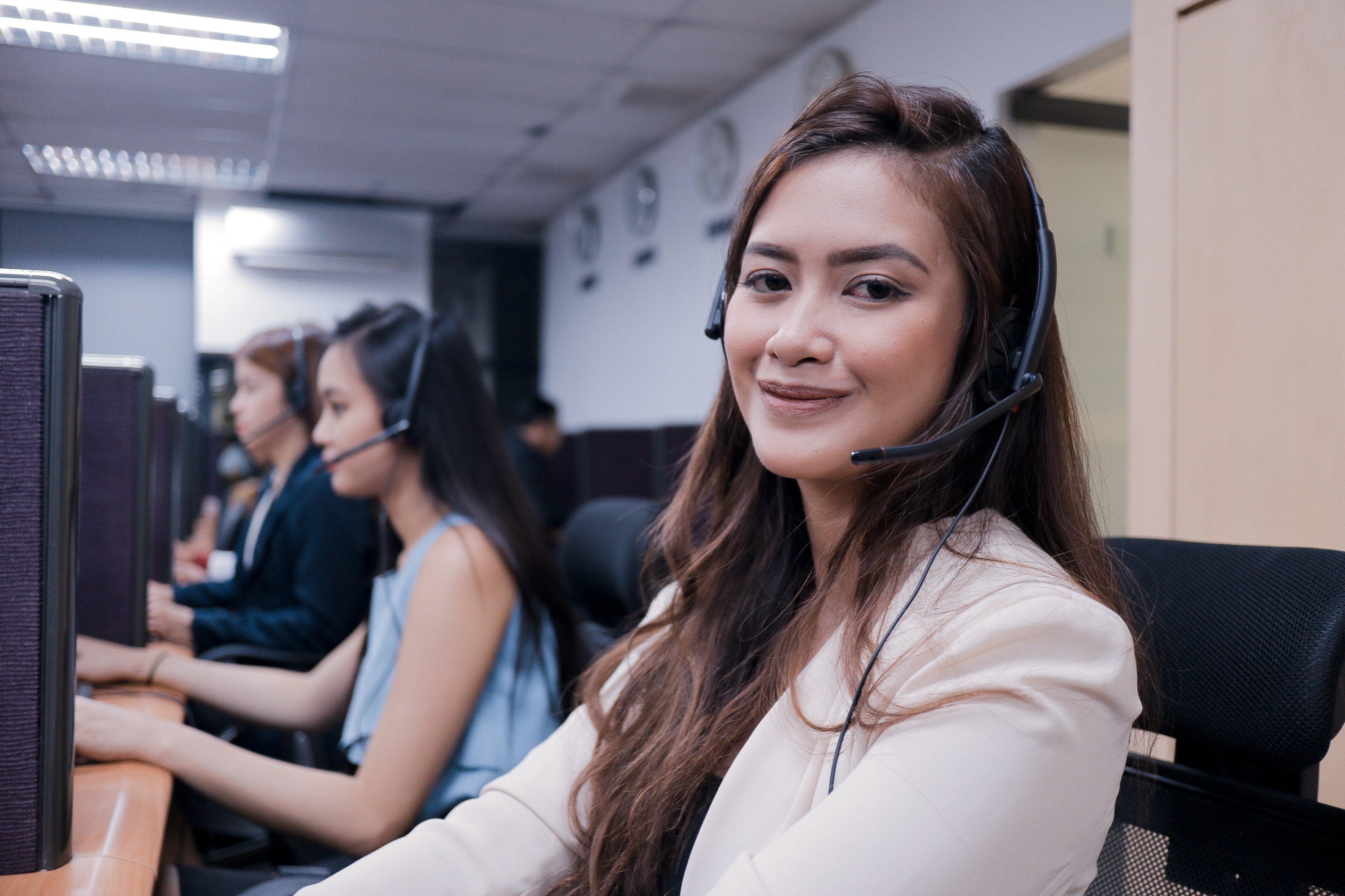 How Outsourcing Telemarketing Services Can Help Your Business?